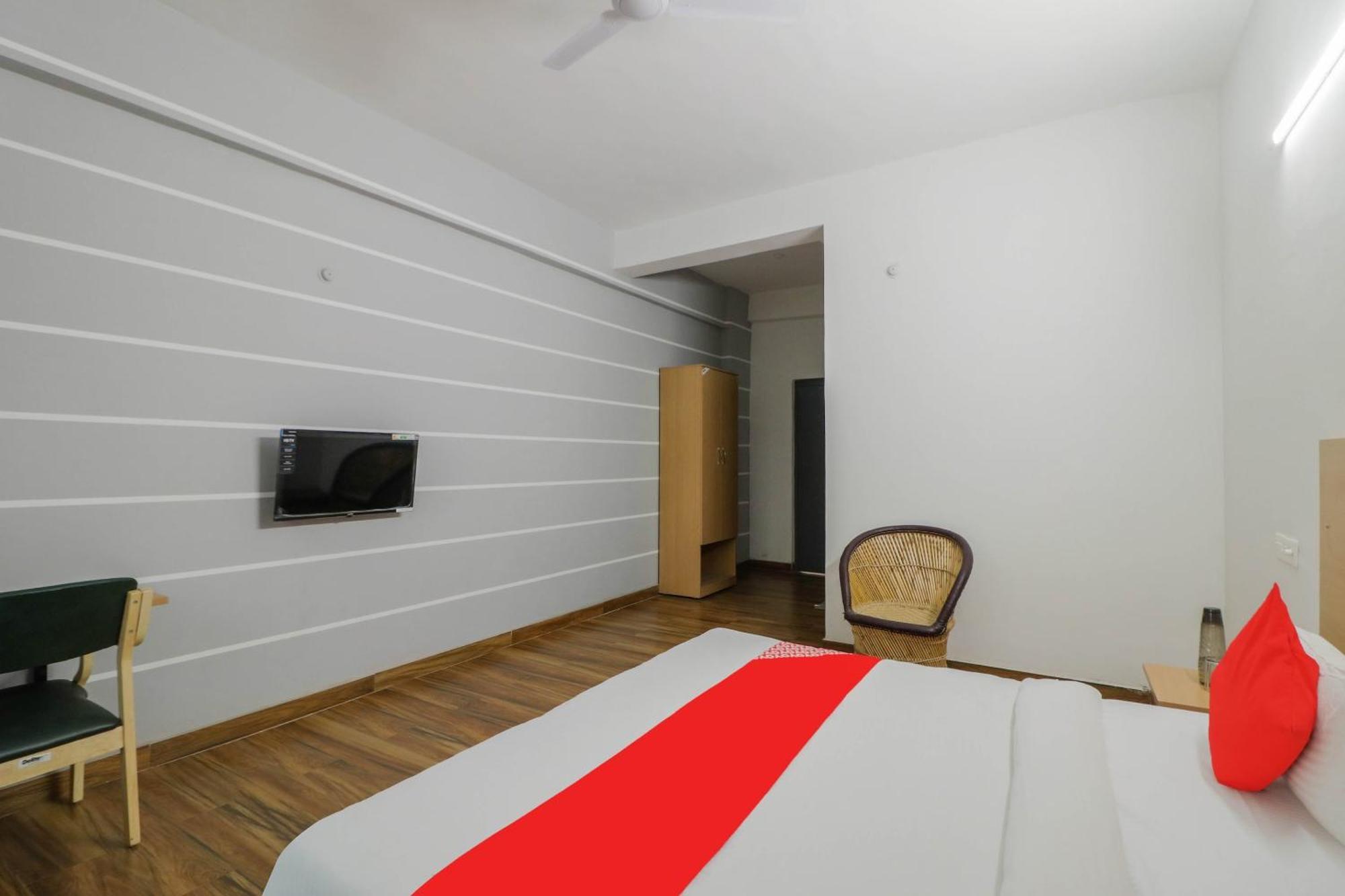 Townhall Bhiwadi Exterior foto